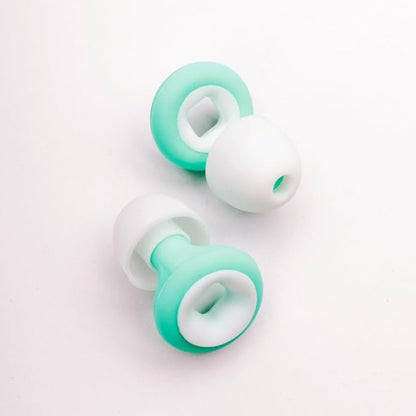 Reusable Silicone Earplugs for Sleeping – Soft Comfort Fit Noise Reduction Up to 27 dB – Ideal for Side Sleepers & Snoring Partners – 1 Pair (White & Green) with Travel Case