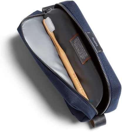 Bellroy Toiletry Kit (Unisex Toiletry Bag, Zipper Closure, Water-Resistant Lining, Toothbrush Sleeve with Magnetic Closure, Internal Mesh Pocket Organization) -Bronze