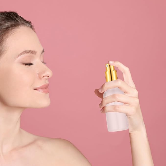 Roshtia 30 Pcs 50ml Gold Glass Spray Bottle Refillable Perfume Atomizer Clear Decorative Empty Bottles with Fine Mist Sprayer Pump for Face Body Travel