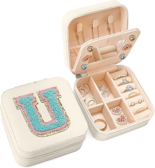 SANDJEST Personalized Jewelry Box, White Travel Jewelry Box with Initial U, Small Monogrammed Jewelry Case Organizer for Girls Women Teen Kids, Mini Travel Essentials Gifts for Birthday Christmas