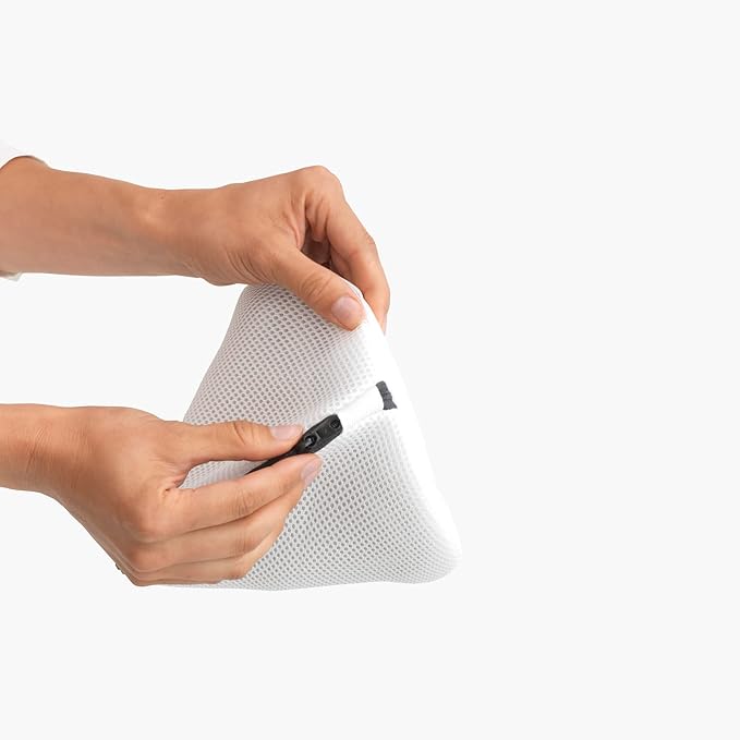 Brabantia Mesh Zip Up Laundry Bra Bag (White) for Washing Machine Delicates, Organizer Travel Bags