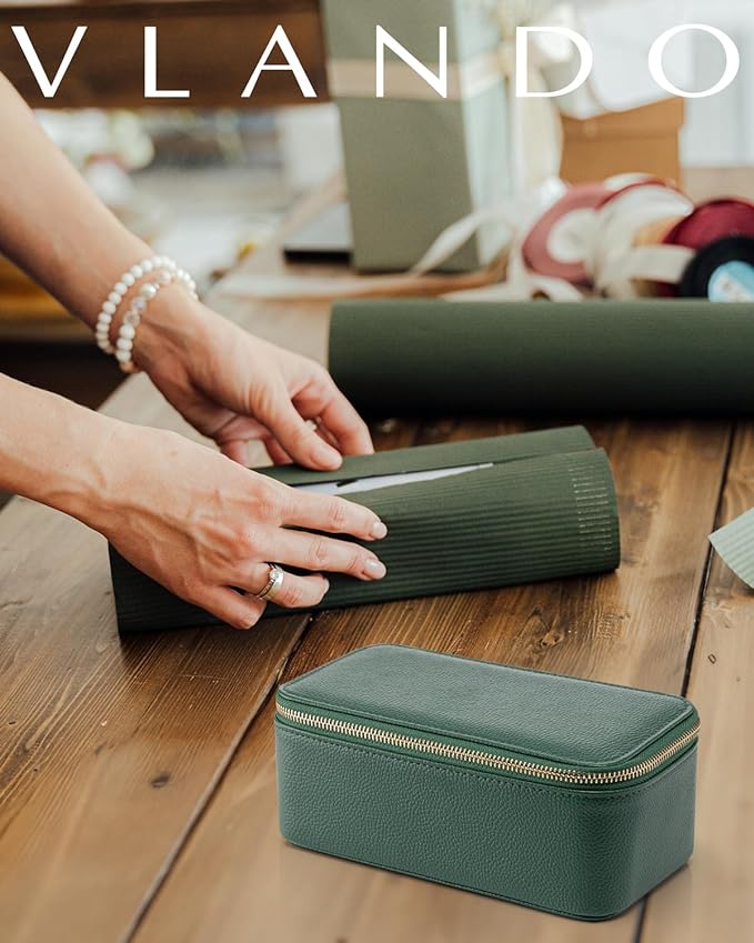 Vlando Jewelry Case with 12 Velvet Jewelry Bags Travel Jewelry Organzier for Travelers Necklace Rings Earrings Jewelry Bags Christmas Birthday Wedding Valentines Day Gifts (Green)