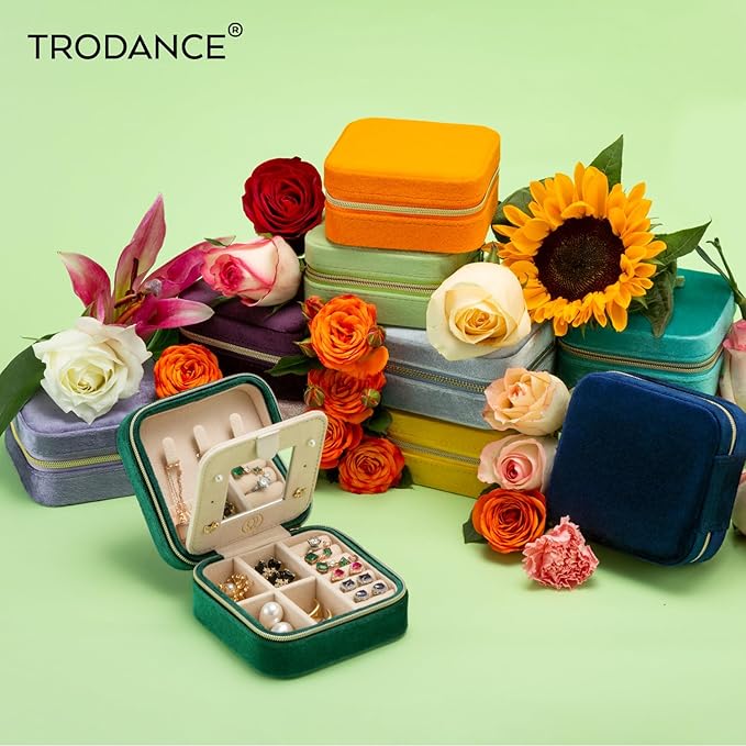 Plush Velvet Travel Jewelry Case Organizer, Small Travel Jewelry Box,Portable Jewelry Box Travel Mini Organizer Portable Display Storage Box For Rings Earrings Necklaces (4 Color 4 Packs)