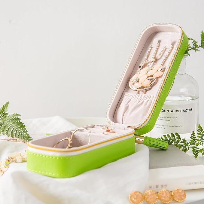 BONNY DODO Small Travel Jewelry Organizers Box for women with PU Leather Portable Mini Jewelry Case with compartments for Necklace Rings Earrings,Luxury Giftable boxes. (Grass green, S)