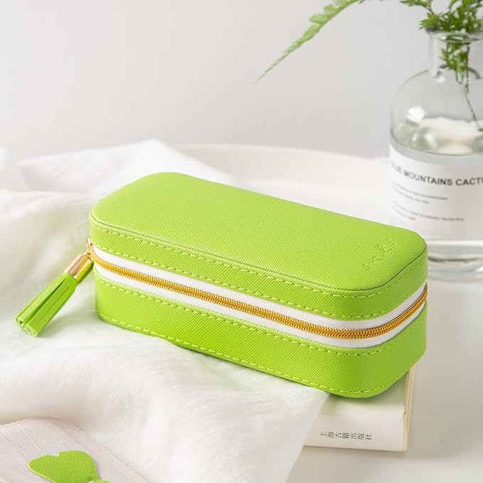 BONNY DODO Small Travel Jewelry Organizers Box for women with PU Leather Portable Mini Jewelry Case with compartments for Necklace Rings Earrings,Luxury Giftable boxes. (Grass green, S)