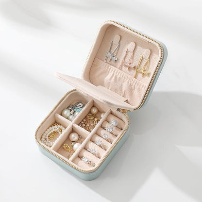 Genuine Leather Travel Jewelry Case Organizer with Mirror for Women, Small Jewelry Box Portable Mini Jewelry Case for Earring, Ring, Necklace, Bracelet（Lychee Grain Purple）