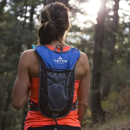 Teton Oasis/Trailrunner Hydration Backpack – Lightweight Water Pack with 2L/3L Bladder for Hiking, Running, Cycling, Biking – 2L/18L/22L Sizes – Sewn-in Rain Cover – Fits Men and Women