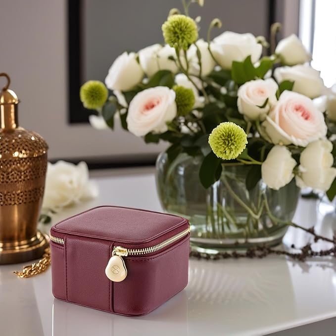 Vlando Travel Jewelry Box Organizer - 6 Small Velvet Zipped Pouches Pockets for Jewelries Necklaces Rings Earrings Sorting Storage, Burgundy