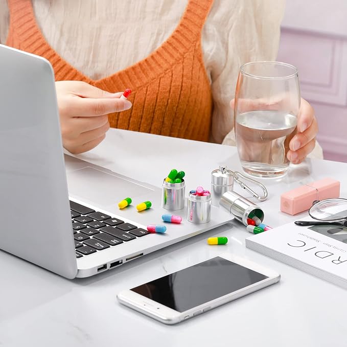 Vesici 2 Pack Metal Weekly Pill Organizer Travel Pill Container with Keychain 7 Day Weekly Waterproof Small Capsules Holder Case Box Stackable for Women Men Travel Outdoor(Black, Silver)