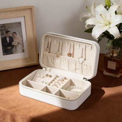 Travel Jewelry Case Stylish PU Leather Small Jewelry Case Organizer with Zipper Closure, Protects Jewelry from Scratches, Perfect Daily Companion White