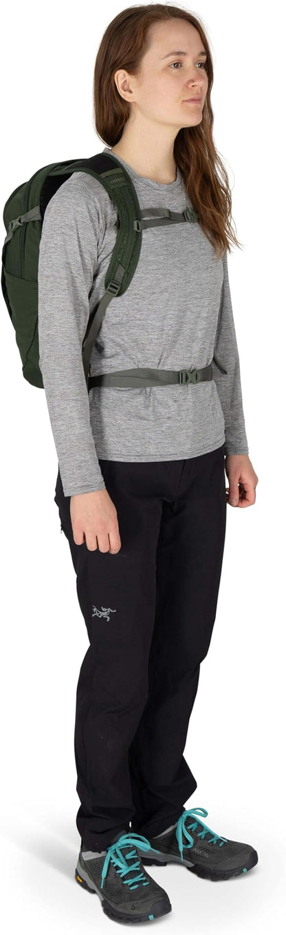 Osprey Daylite Plus Commuter Backpack – Lightweight, Everyday Pack with Laptop Sleeve and Water Bottle Pockets – Ideal for Work, School, and Travel with Versatile Storage Options, Seaweed Green