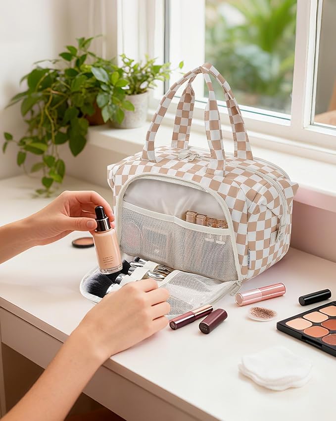 Narwey Travel Toiletry Bag, Wide-open Large Toiletry Bags for Traveling Women, Checkered Travel Bag for Toiletries Cosmetic Makeup Bag Organizer, Skincare Make Up Bag (Light Checkerboard)