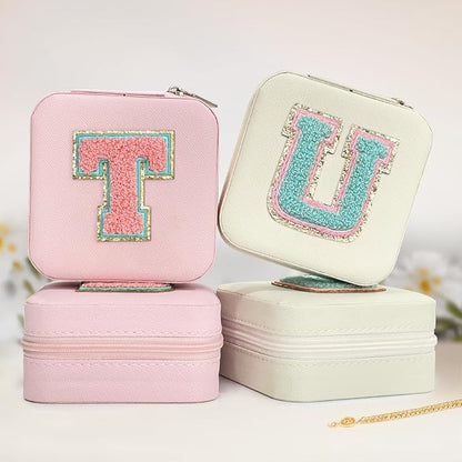 SANDJEST Personalized Jewelry Box, White Travel Jewelry Box with Initial U, Small Monogrammed Jewelry Case Organizer for Girls Women Teen Kids, Mini Travel Essentials Gifts for Birthday Christmas