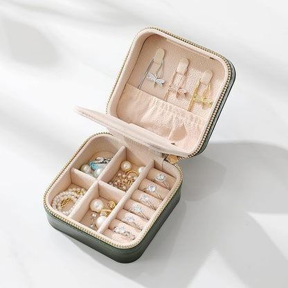 Genuine Leather Travel Jewelry Case Organizer with Mirror for Women, Small Jewelry Box Portable Mini Jewelry Case for Earring, Ring, Necklace, Bracelet（Green）