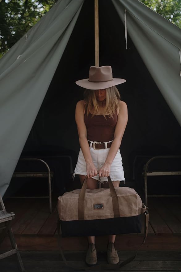 Barebones Neelum Duffel Bag: Rugged Travel Bag for Weekend Adventures, Stylish Weekender Bag and Duffel Bag for Travel, Perfect Overnight Bag for Road Trips and Outdoor Getaways