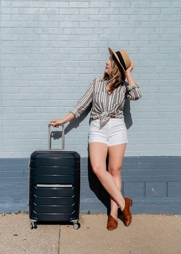 Samsonite Freeform 24-Inch Medium Luggage with Dual 360° Spinner Wheels - Checked Suitcase - TSA Lock, Airline-Approved - Lightweight Durable Polypropylene Expandable Hardshell - Navy