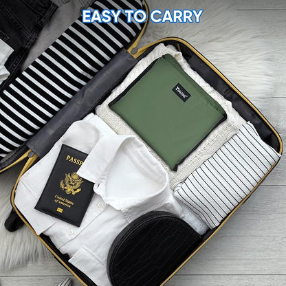 BALEINE 150L Laundry Bag Backpack, 900D Oxford Fabric Large Travel Laundry Bags with Shoulder Straps and 2 Mesh Pockets for College Dorm, Apartment, Laundromat (Green, 150L)