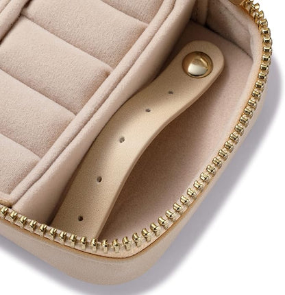 HISCOW Vegan Leather Travel Jewelry Case with Zipper - Portable Necklace & Earring Holder Organizer for Women Girls, Velvet-Lined Ring Box with Anti-Tarnish Design, Cream