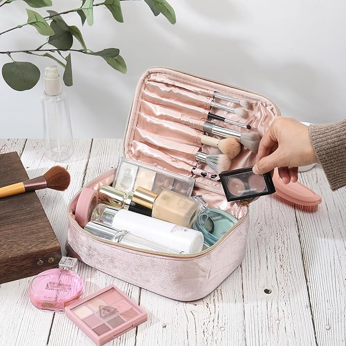 Personalized Name Makeup Bags - Monogrammed Gift for Women Girls Cosmetic Bag with Zipper Gift Ideal for Teen Girls Women Birthday Friend Mom (Pink)