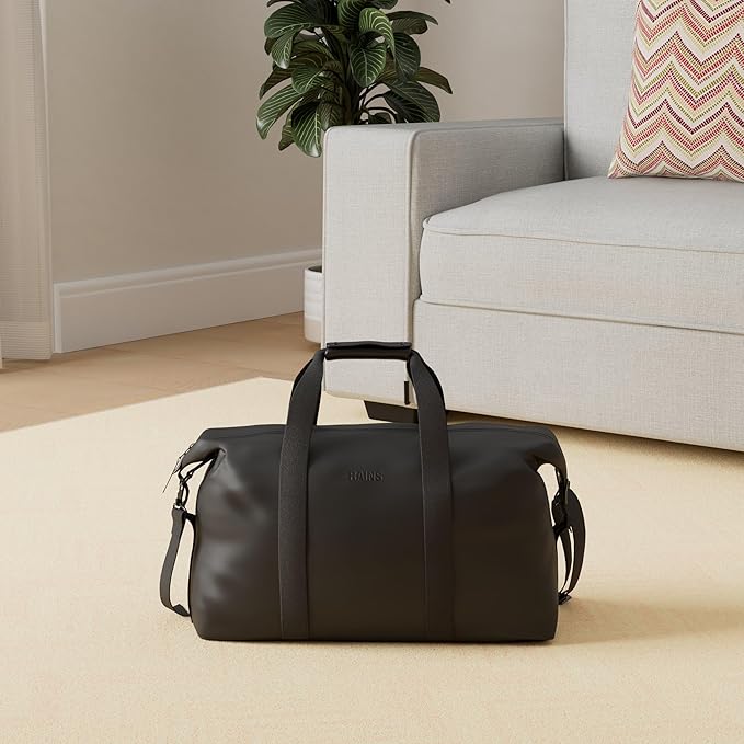 RAINS Regular Weekend Bag - Waterproof Travel Duffel for Men and Women - Duffle with Coated Zip, Adjustable Strap