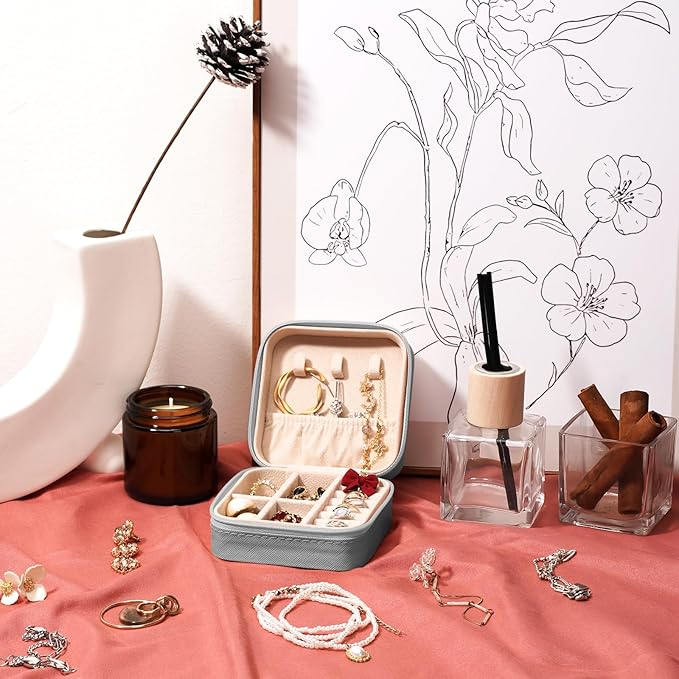 Leezmark 8 Pcs Jewelry Travel Box, Bridesmaid Gifts Set Of 6 & 8, Velvet Jewelry Travel Organizer Small Jewelry Cases Bridesmaid Proposal Gifts Box Mini Storage Organizer Storage Box, Grey