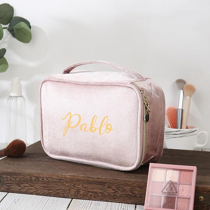Personalized Name Makeup Bags - Monogrammed Gift for Women Girls Cosmetic Bag with Zipper Gift Ideal for Teen Girls Women Birthday Friend Mom (Pink)