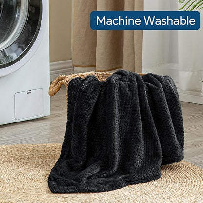 BEDELITE Travel Blanket with Bag, Ultra-Soft Jacquard Fleece Blanket with Luggage Sleeve & Backpack Clip, Airplane Blanket Travel Essentials, Black