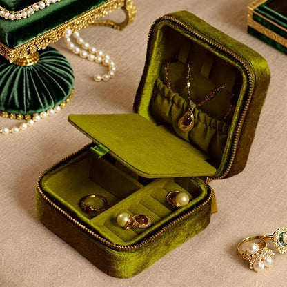 Velvet Jewelry Box, Small Travel Jewelry Organizer, Portable Jewelry Case for Women with Mirror, Green Mini Plush Travel Box