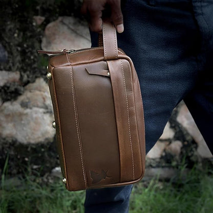 Leather Farm Premium Buffalo Leather Toiletry Bag for Men & Women - Dopp Kit With Water Resistant Lining, Shaving Pouch, Unisex Wash Bag For Toiletries, Gifts For Men and Women - Dark Brown