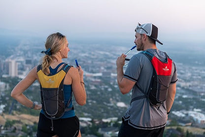 Teton Oasis/Trailrunner Hydration Backpack – Lightweight Water Pack with 2L/3L Bladder for Hiking, Running, Cycling, Biking – 2L/18L/22L Sizes – Sewn-in Rain Cover – Fits Men and Women