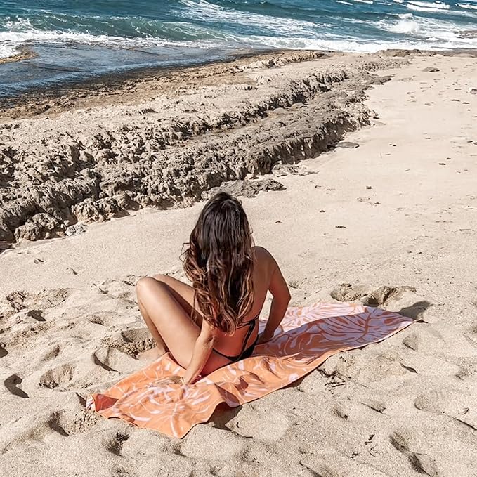 Eunzel 2 Pack Microfiber Beach Towel, Quick Dry Travel Towel Large Sand Free Towel for Beach, Camping, Swim Pool, Gym, Sports& Yoga 71"x32", Palm