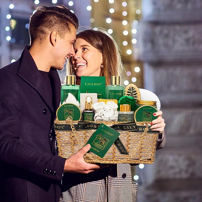 18-Piece Christmas Gifts for Women - Luxury Spa Gift Basket Set Bath and Body Care Kit for Women & Men | Perfect Gift for Mother's Day Fathers Day Birthday Gifts Great for Holidays & Special Occasions