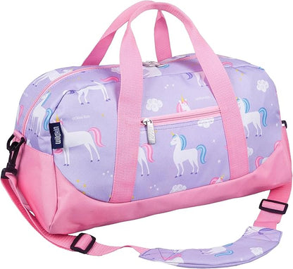 Wildkin Kids Overnighter Duffel Bag – Carry-On Size, Ideal for School & Sleepovers – Unicorn