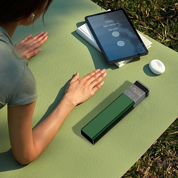 7 Day Weekly Metal Pill Organizer Travel, Kursoaya Premium Aluminum Daily Pill Box, Cute Portable Pill Case, Large Capacity Pill Holder for Supplements, Pills, Vitamins, Medicine (Hunter Green)