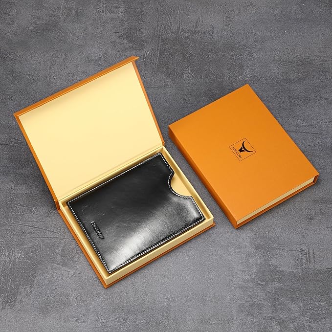 HISCOW Minimalist Passport Sleeve - Italian Calfskin (Antiqued Black)