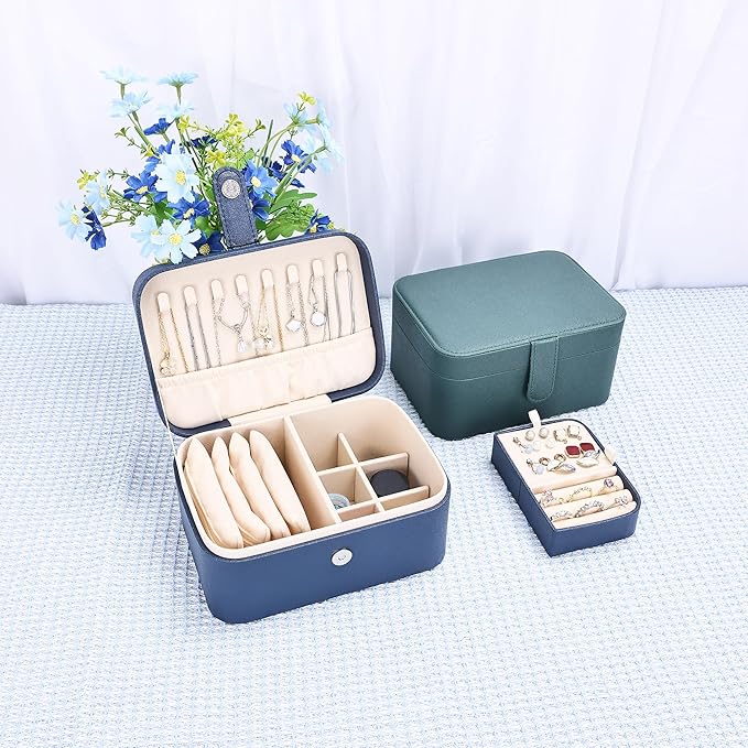 2 Layer Portable Jewelry Box, Large Jewelry Travel Case with 4 Velvet Jewelry Pouches, Medium Size Jewelry Organizer Box for Earrings, Necklaces, Bracelets (dark blue)