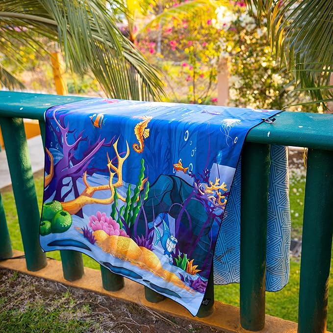 Elite Trend Quick Dry Towel Large 63x31 Inch - Microfiber Beach Towel - Perfect for Beach, Travel, Swimming, Pool, Yoga, Hiking, Camping - Lightweight, Fast Drying, Compact for Adults (Sea Animal)