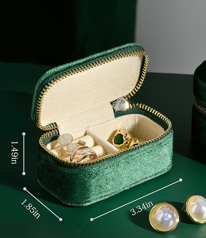 TAIMY Travel Jewelry Case, Mini Jewelry Travel Case, Velvet Small Travel Jewelry Box, Portable Jewelry Travel Organizer Box for Rings Earrings Necklaces(Emerald Green)